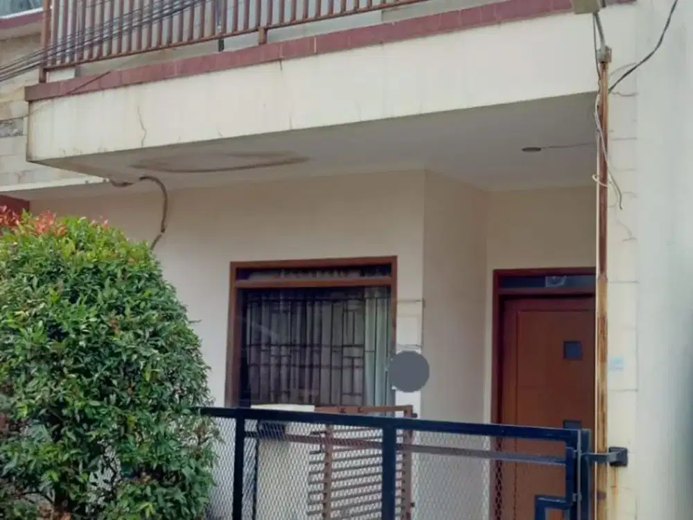 BU*TURUN HARGA*DIJUAL RUMAH 2 LANTAI POSISI HOOK DI KOMPLEK MARGASARI BANDUNG