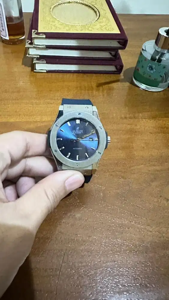Jam tangan analog