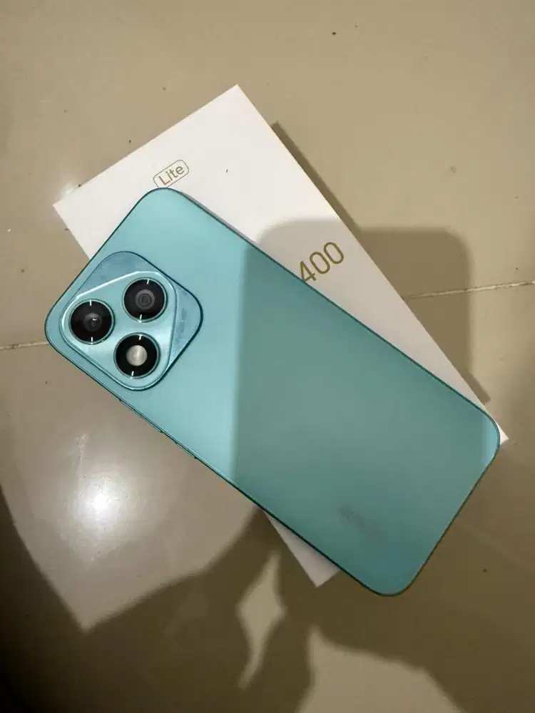 Honor 400 lite 5G 8/256gb garansi on nov 2026