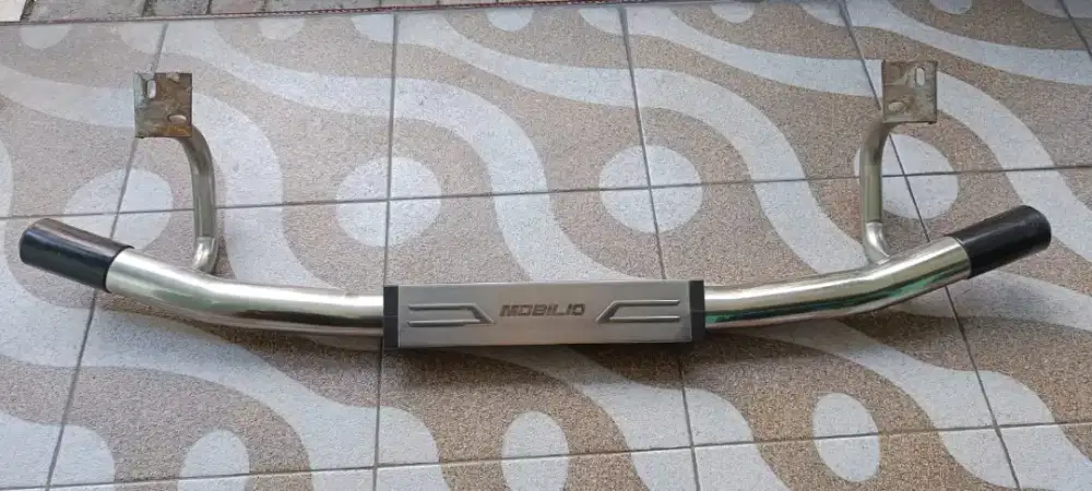 Pengaman bamper belakang mobilio