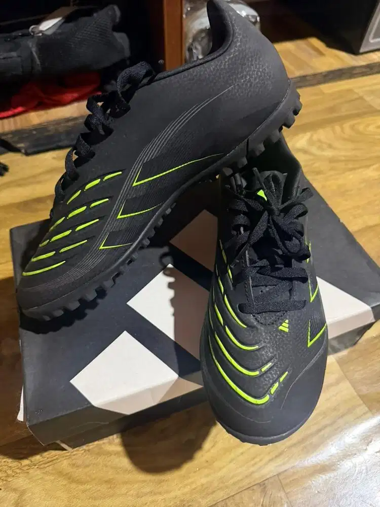 Adidas predator club tf black