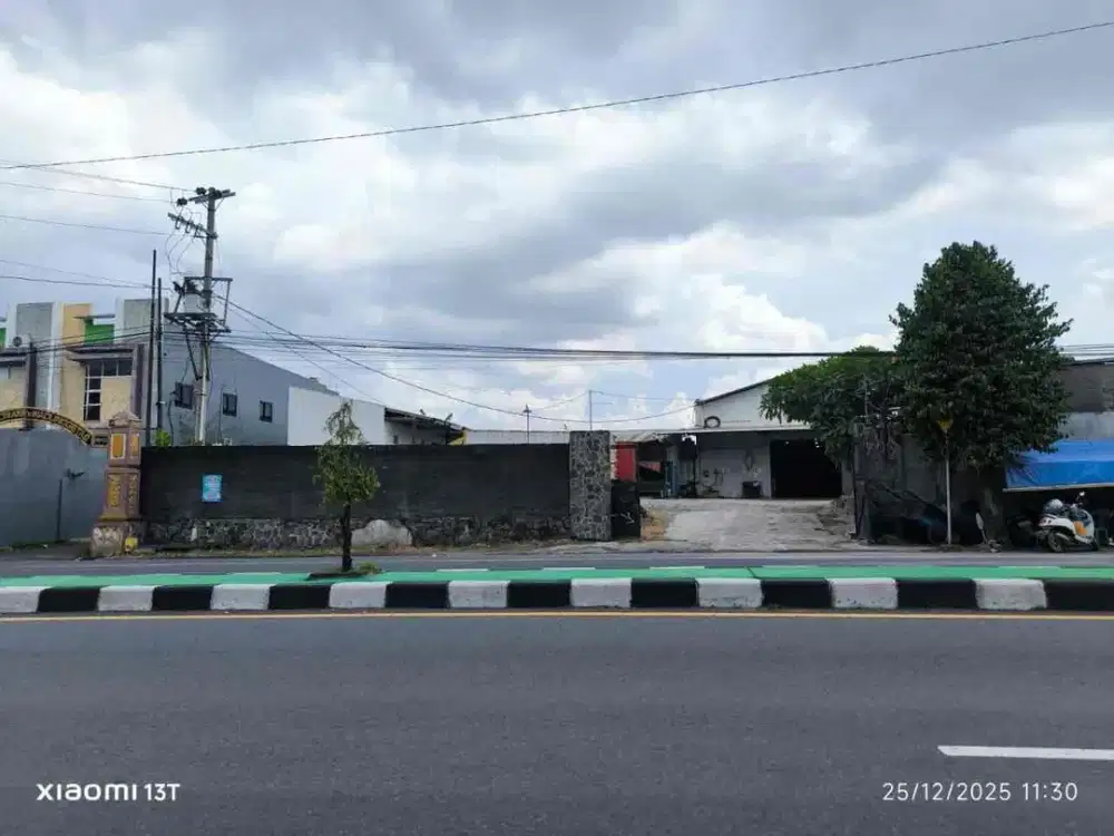 Gudang Strategis Pinggir Jl. Propinsi