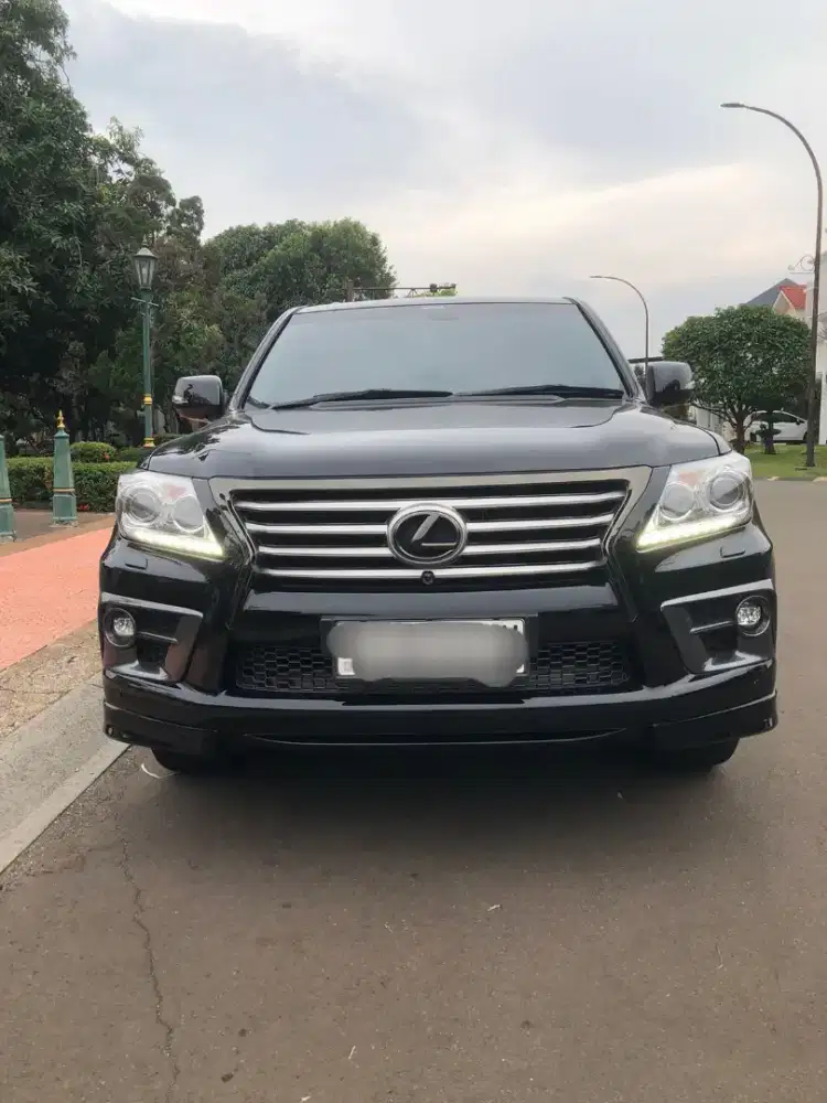 LEXUS LX 570 BENSIN/AT/HITAM/2013/PJK OANJANG