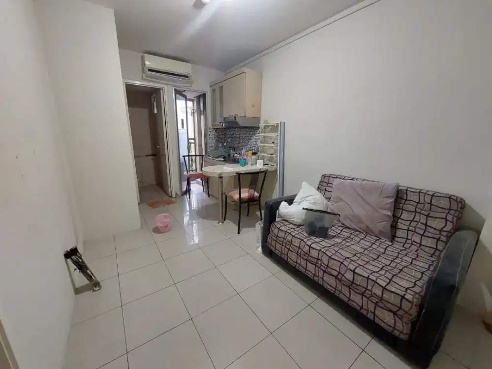 Jual Unit Semi Furnished 2 BR Tower Mawar Apartemen Green Palace