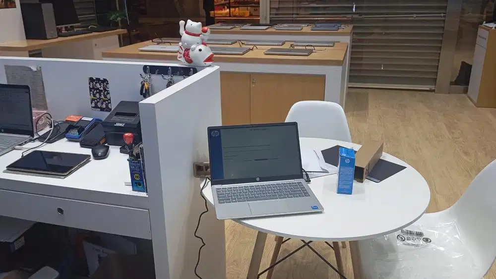 Laptop HP 14 0321tu keluaran September 2025