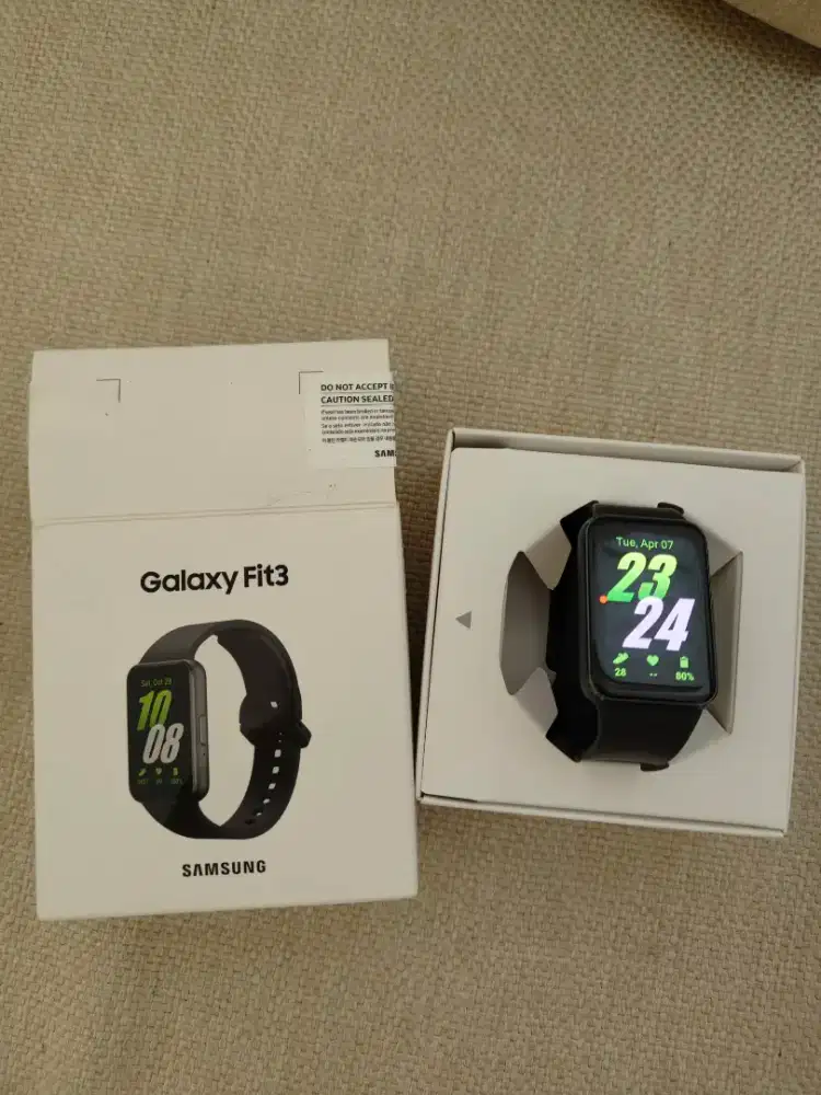 Jam Smartwatch SAMSUNG Fit 3