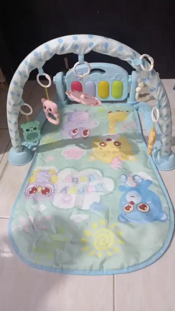 Mainan anak bermusik