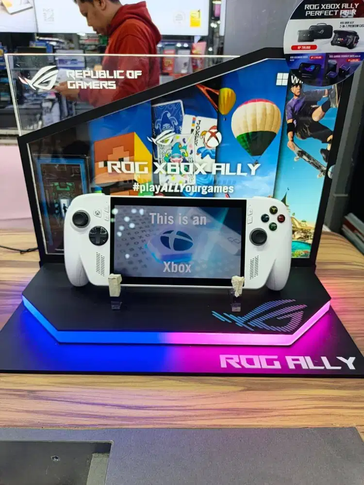 ROG Xbox Ally (RC73YA) - RC73YA-Z2AA30A6W