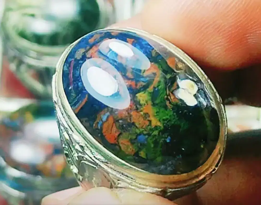 Batu akik pancawarna keristall