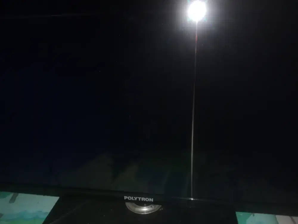 Tv led polytron 32  minus tdinya layar normal.. Cof ke papan tikon lps