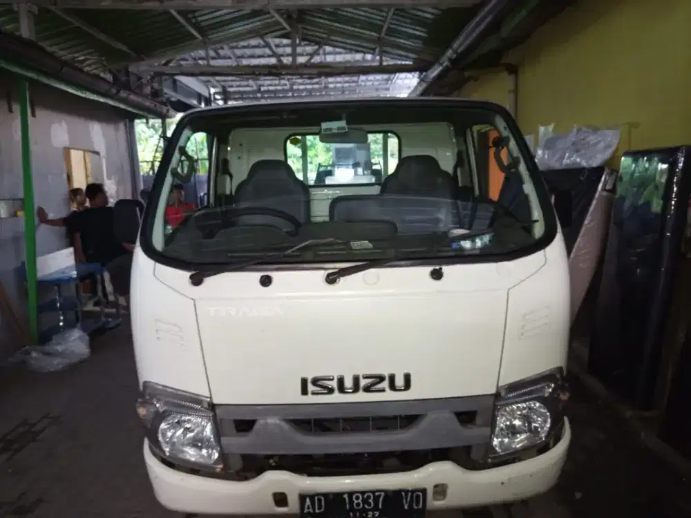 Isuzu Traga 2019