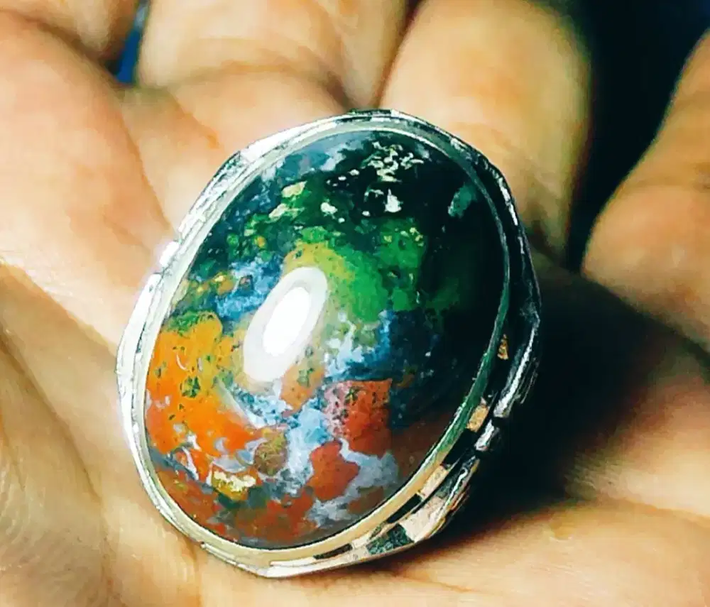 Batu akik pancawarna keristall