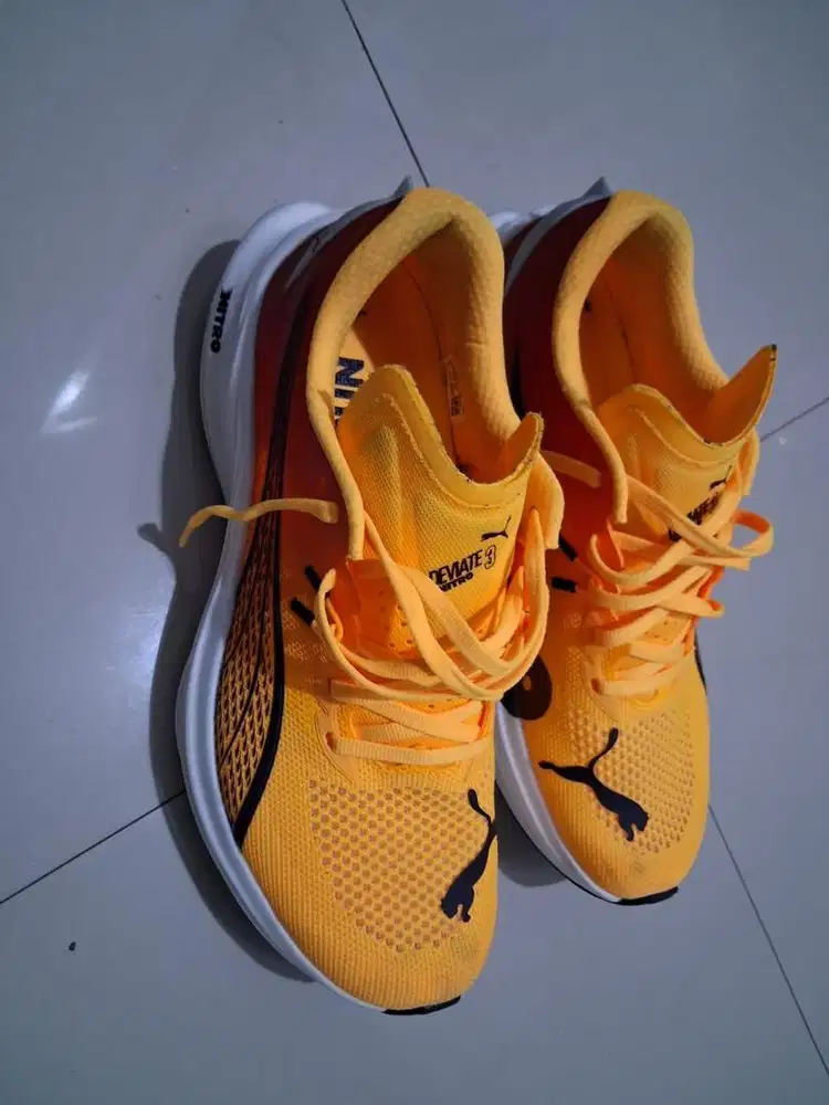 Sepatu Running Puma