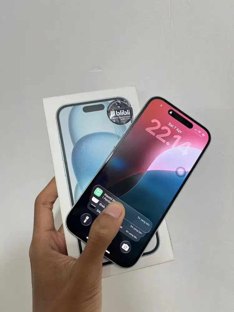 Iphone 15 warna blue