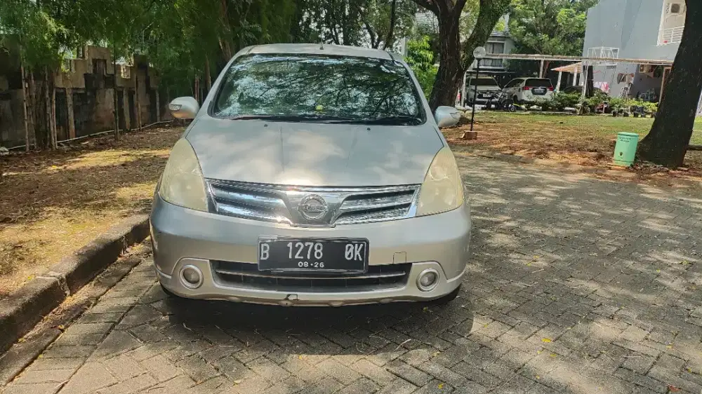 Grand Livina Ultimate Automatic 2011