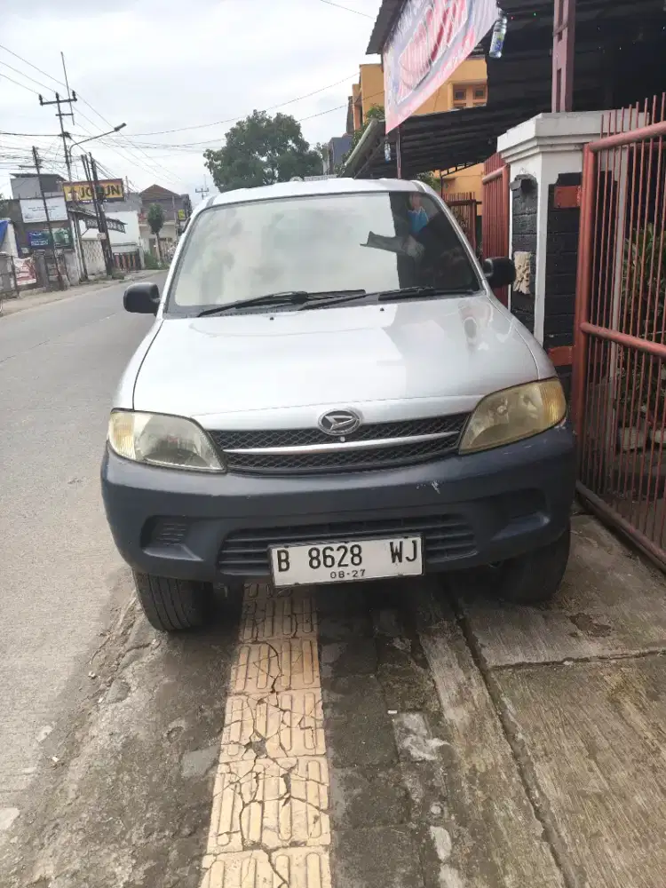 Di jual mobil taruna FGx tahun 2005  pajak mati