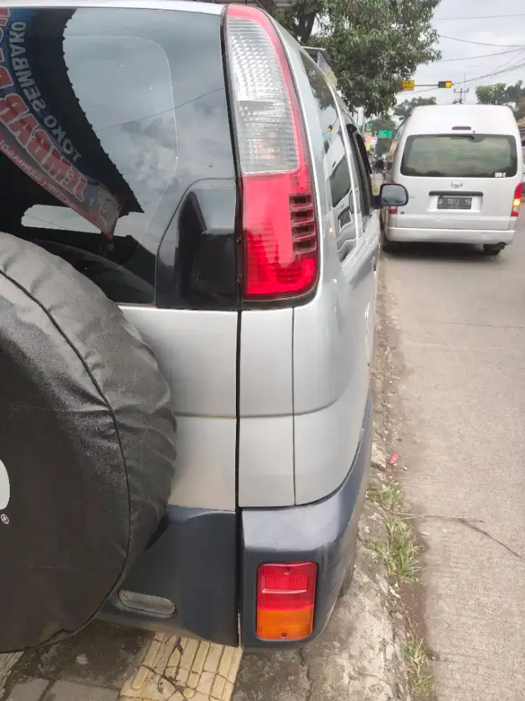 Di jual mobil taruna FGx tahun 2005  pajak mati