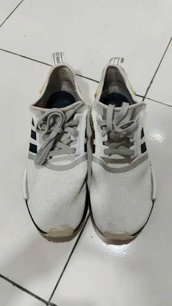 Sepatu Adidas NMD R1 Putih