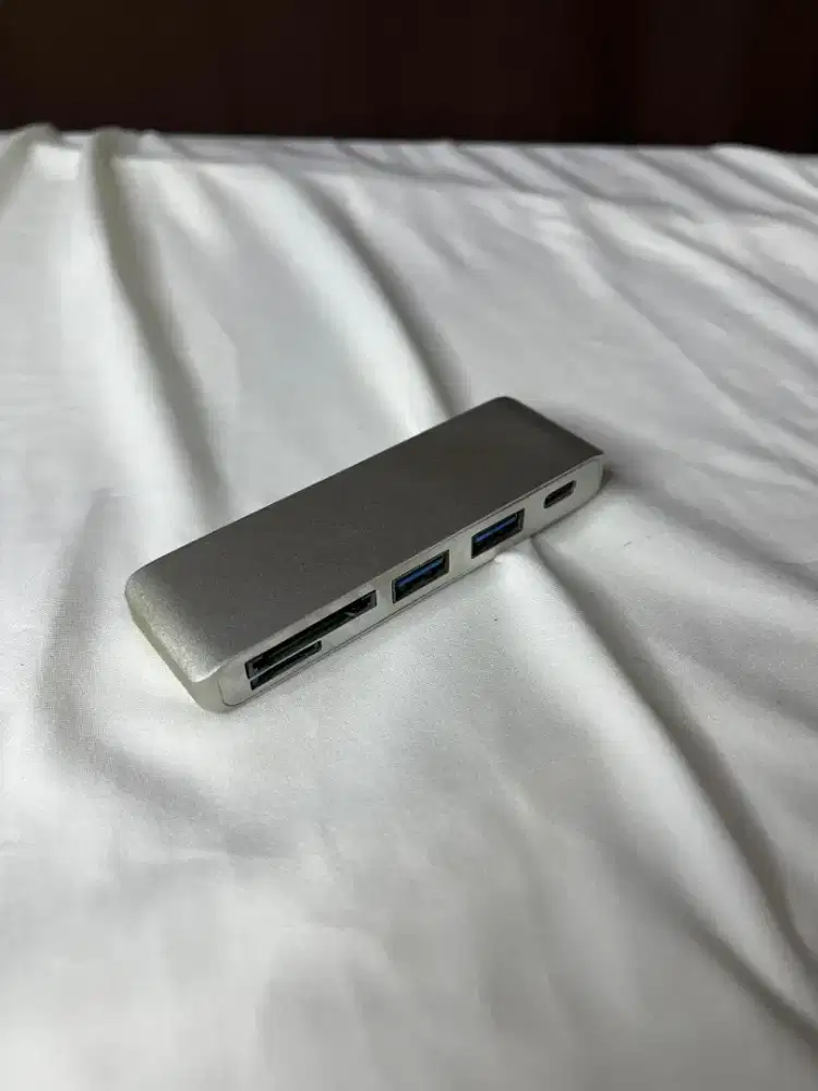 USB C Dock 5 in 1 Aluminium – SD Card USB 3.0 Like New