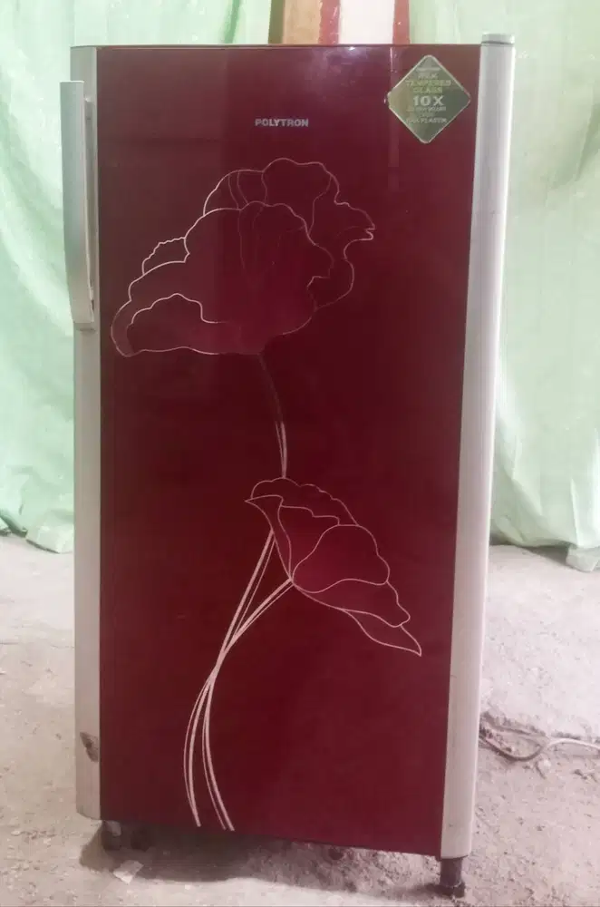 Kulkas 1 pintu POLYTRON (diantar dalam kota Padang saja)