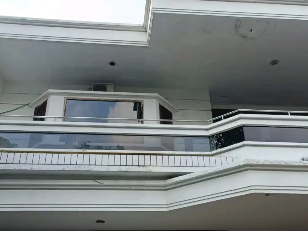 di jual rumah tengah kota jl kanwa