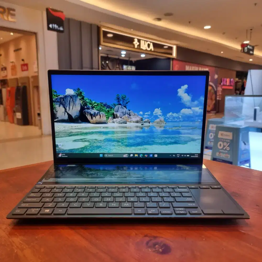 Asus ZenBook Dual Screen - Core i7 - RAM 16 GB - SSD 1 TB