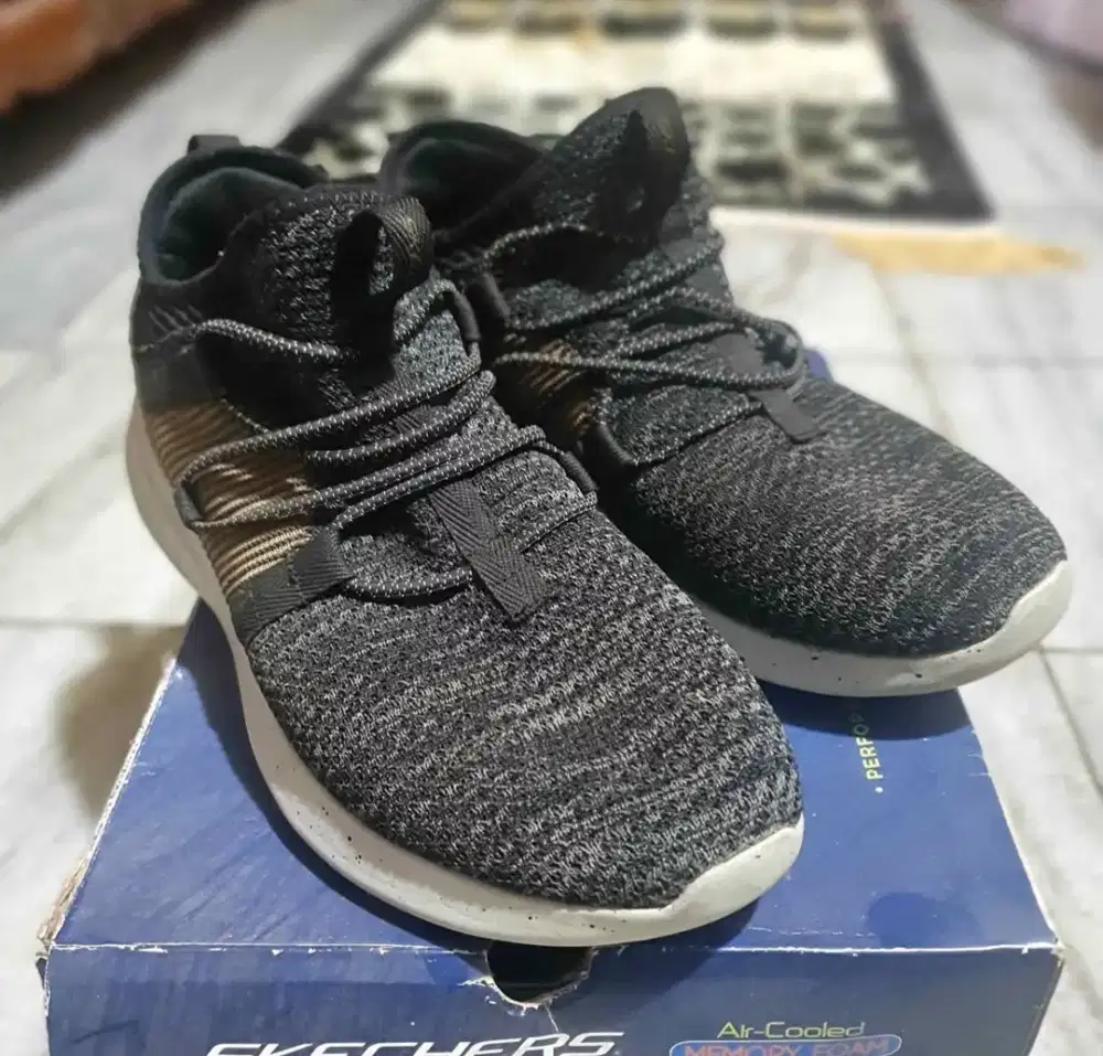 Sketchers Original Size 43