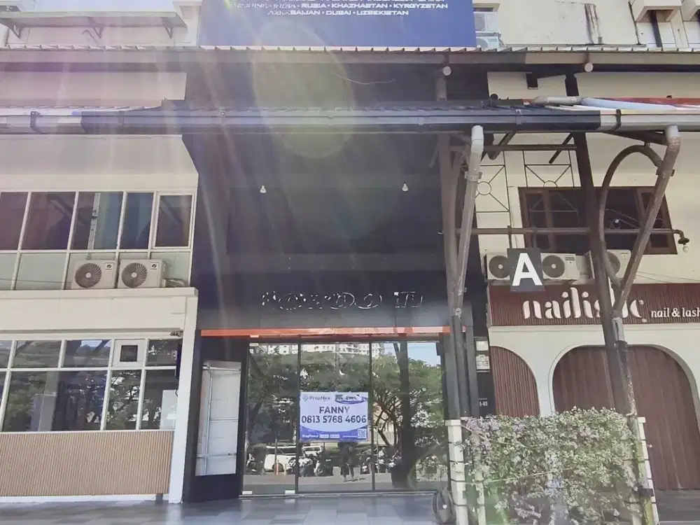 Ruko Loop Plaza Graha Famili