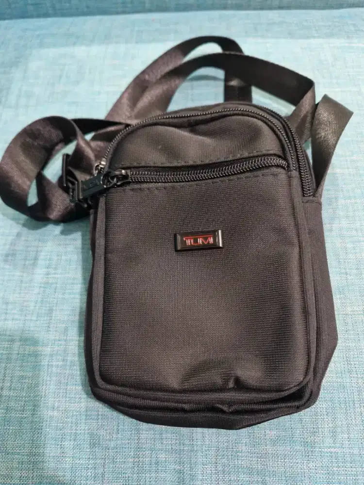 Tas pria tumi sling panjang