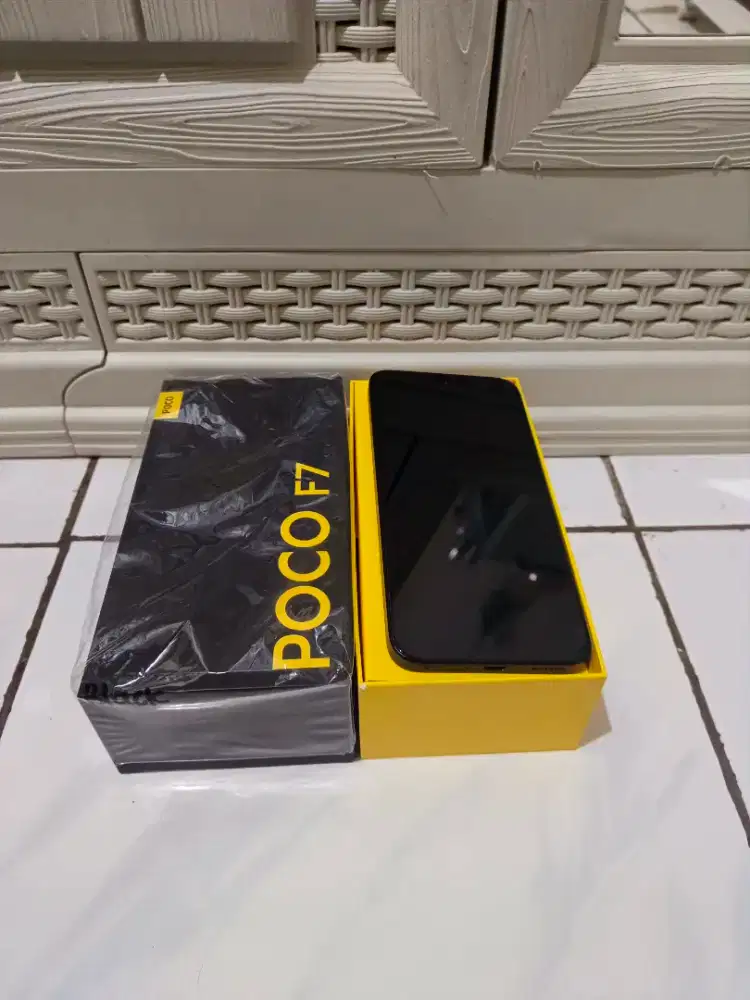 Poco f7 12/512 second