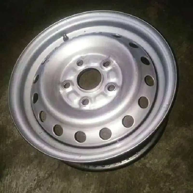 _VELG BEKAS COPOTAN ORI GRAN MAX R13_  Saya jual velg kaleng asli