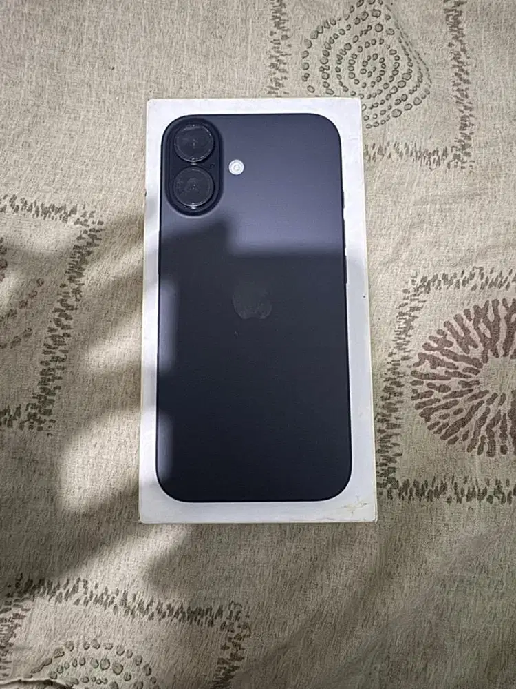 (Preloved) - Iphone 16 - (128GB)
