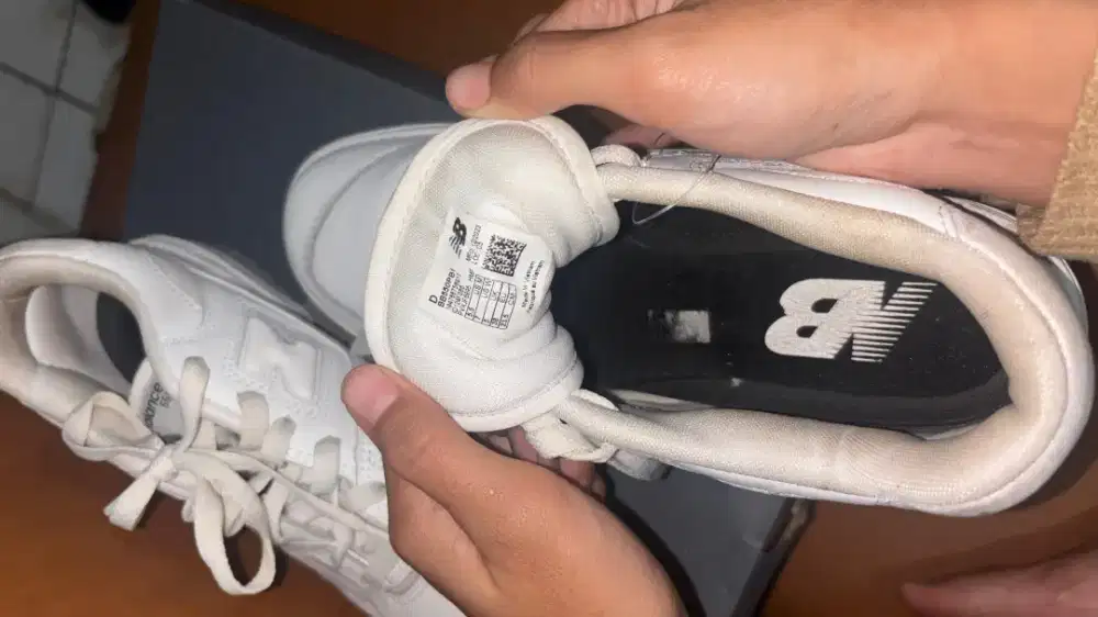 Sepatu NB pemakaian cewe