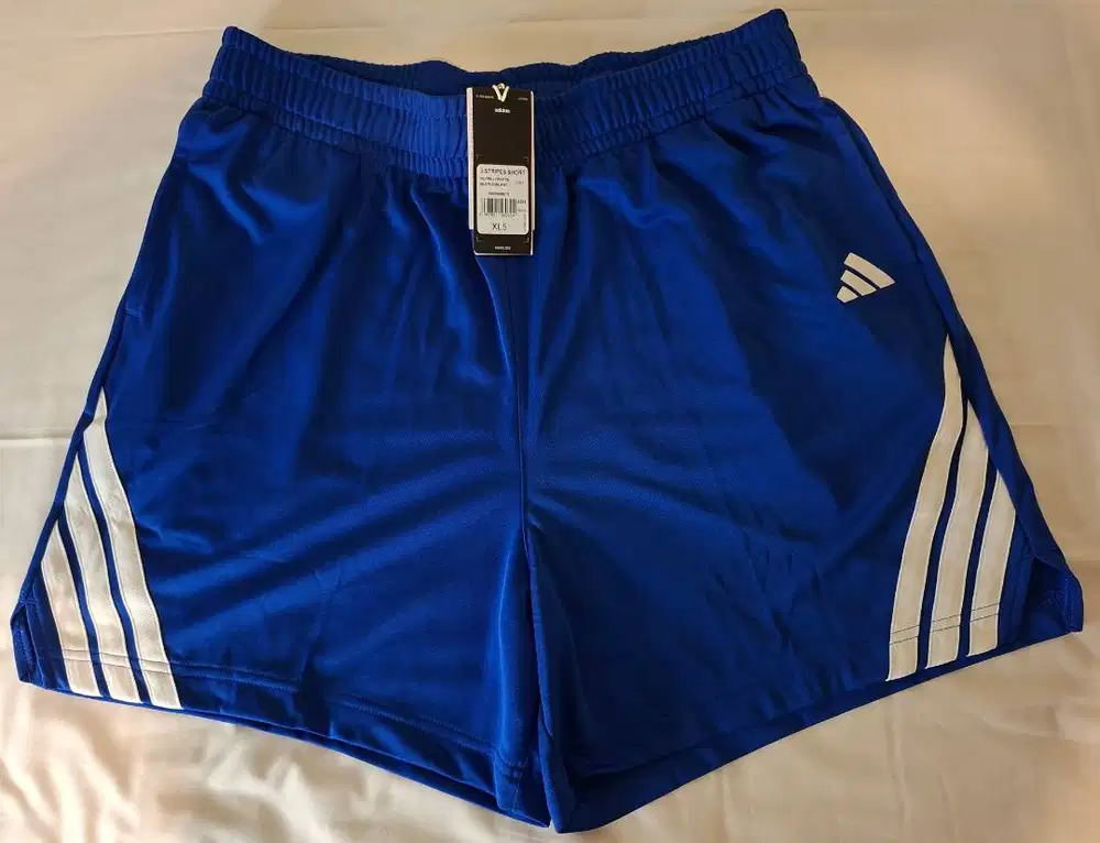 [BNWT] Adidas Legends 3-Stripes Basketball Shorts - TeamRoyalBlue (XL)