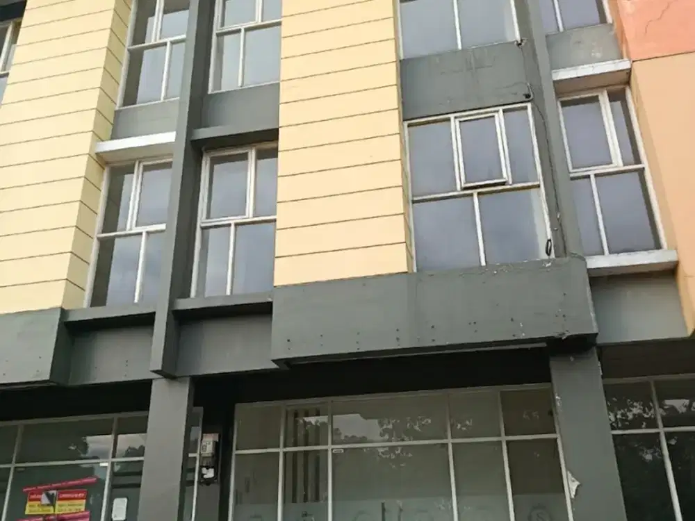 DISEWAKAN RUKO 3 LANTAI STRATEGIS 0 JALAN RAYA MERR