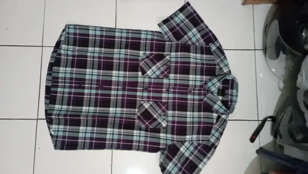 Tira size L,kondisi baru,jual 100k