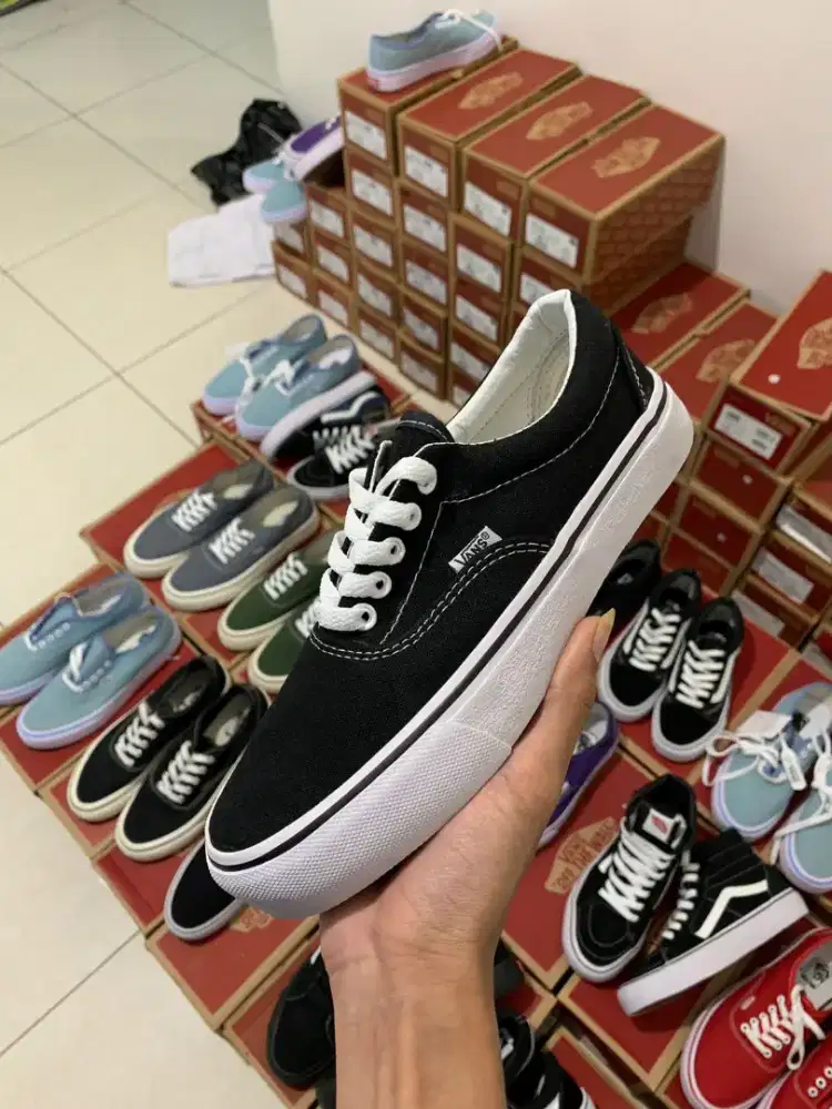 Sepatu baru bahan canvas