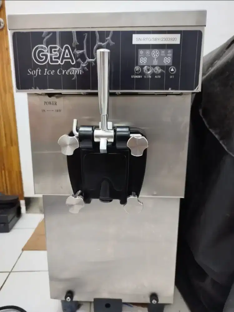 GEA Soft Serve Ice Cream Machine (CF-7126)