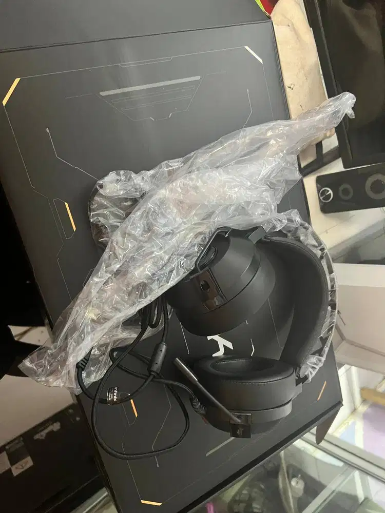 Headphone Gaming dari INFINIX GT BOOK