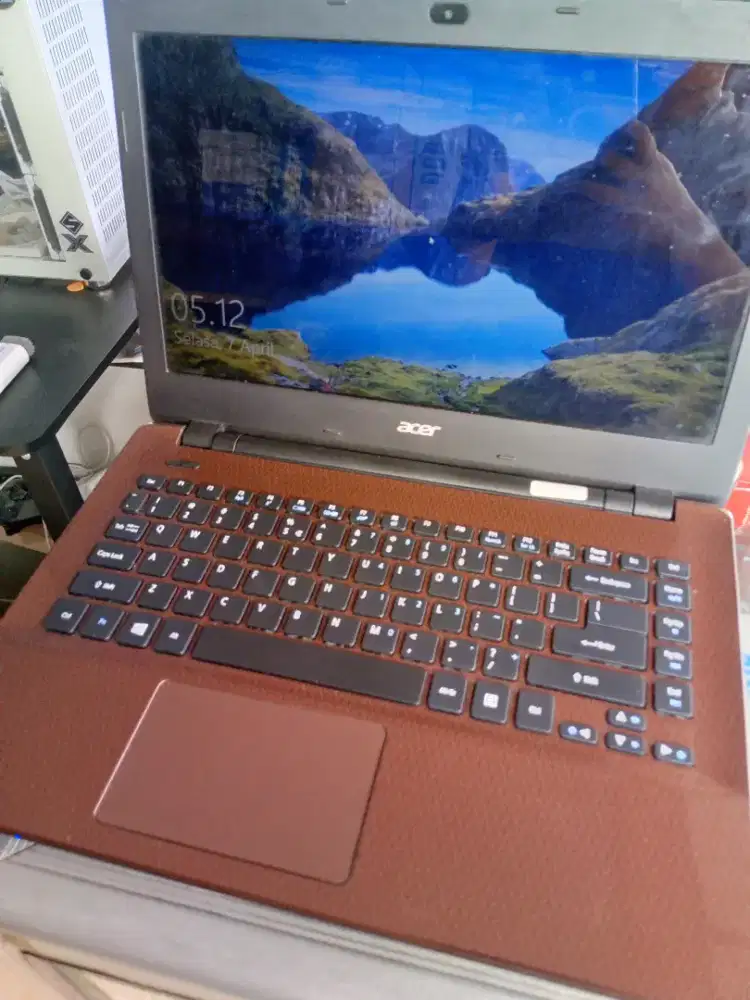 Laptop Acer E5-471. Intel Core i3. RAM4GB. NoMinus. Baterai Awet ±3Jam