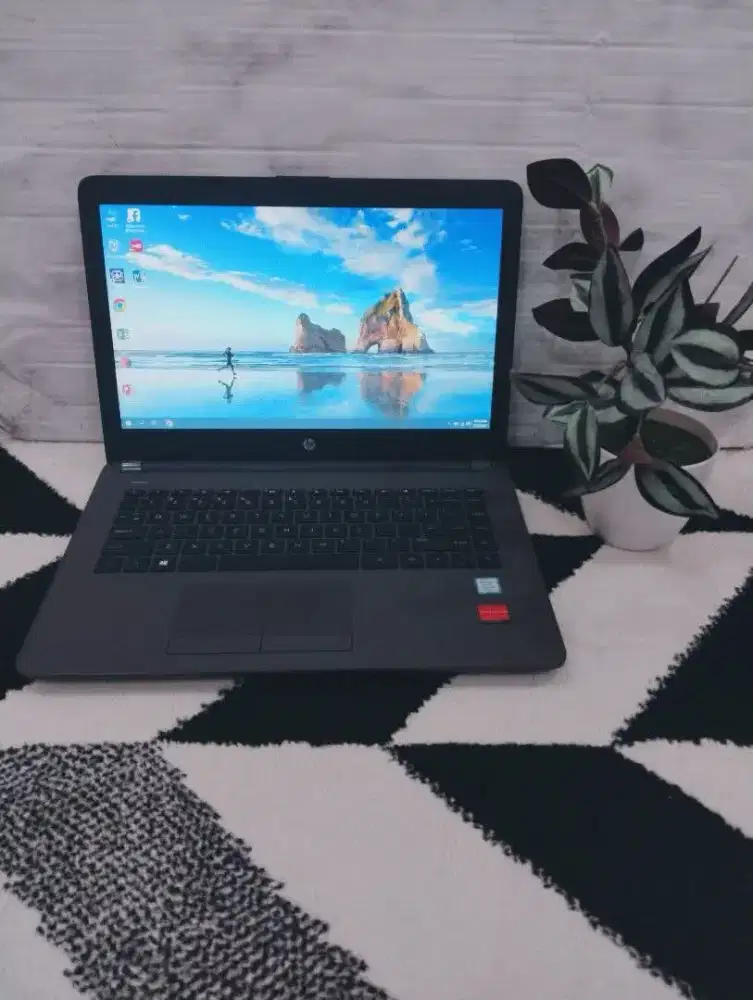 LAPTOP HP 240 G6. Intel Core i5 Gen 7. RAM 8GB / 256GB. No Minus.