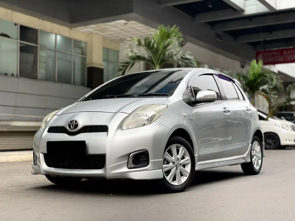 READY! TOYOTA YARIS 1.5 E AT 2012