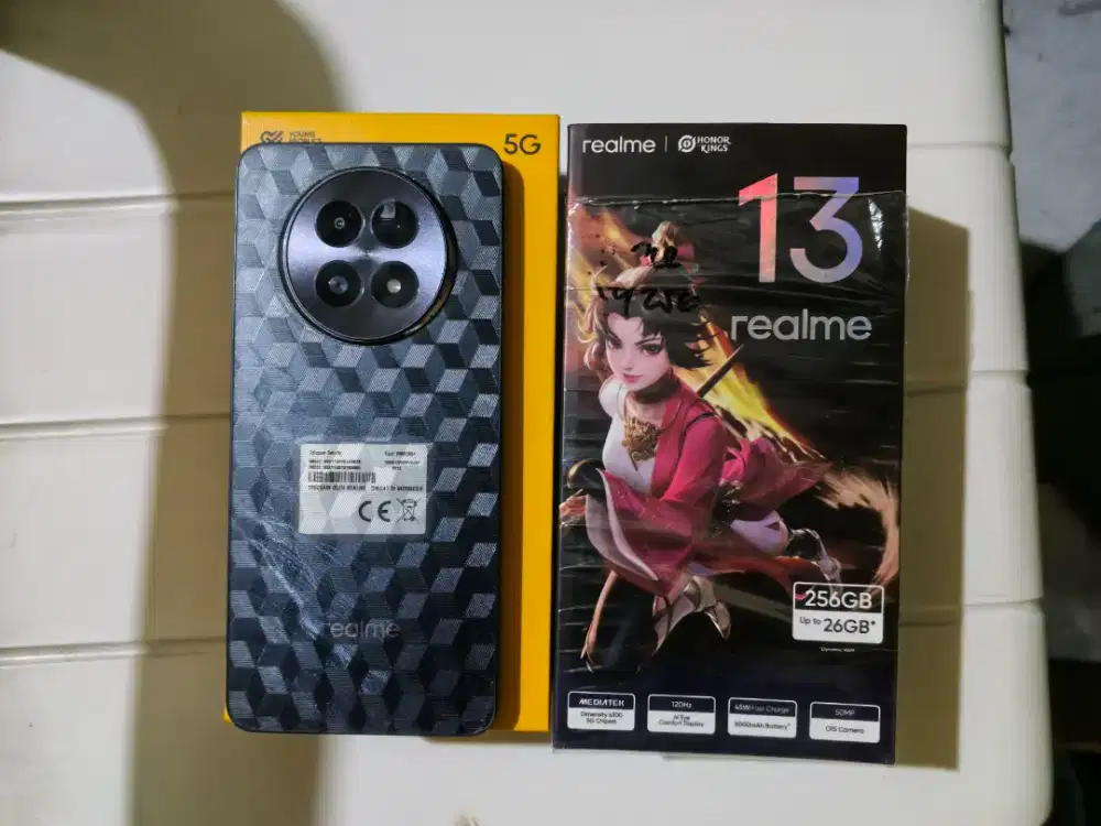 Realme 13 5G Ram 12+12/256gb lengkap mulus nominus cas Oppo 120W