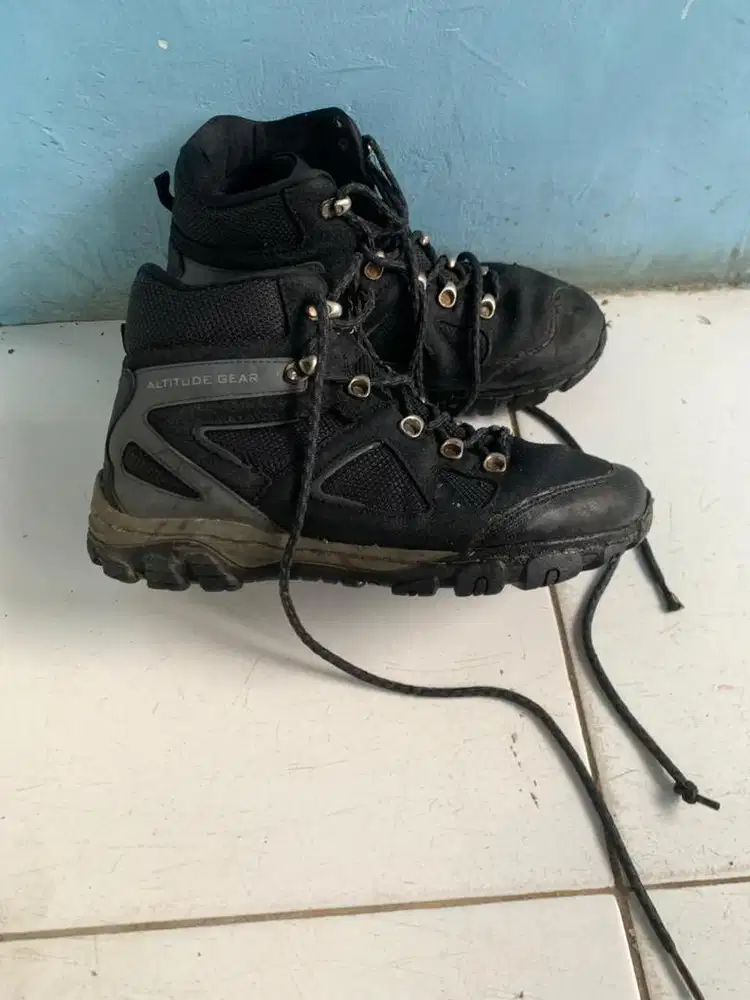 jual sepatu gunung
