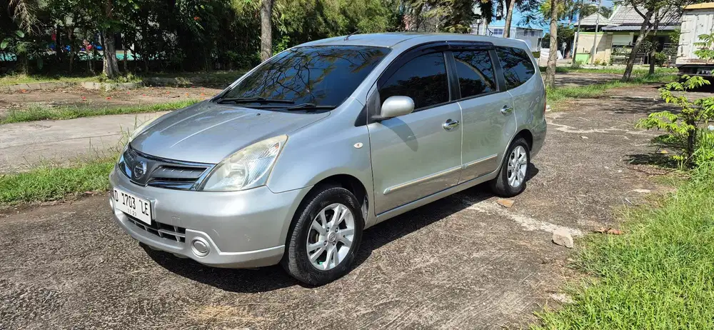 Nissan Grand livina 2013 Bensin