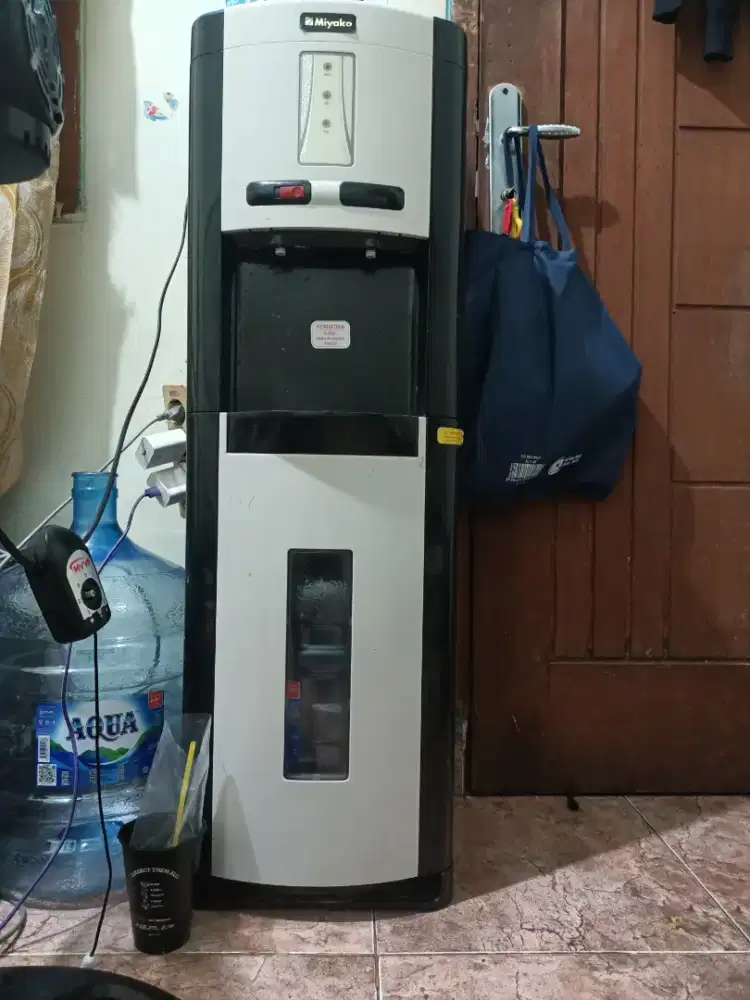 Dispenser miyako galon bawah