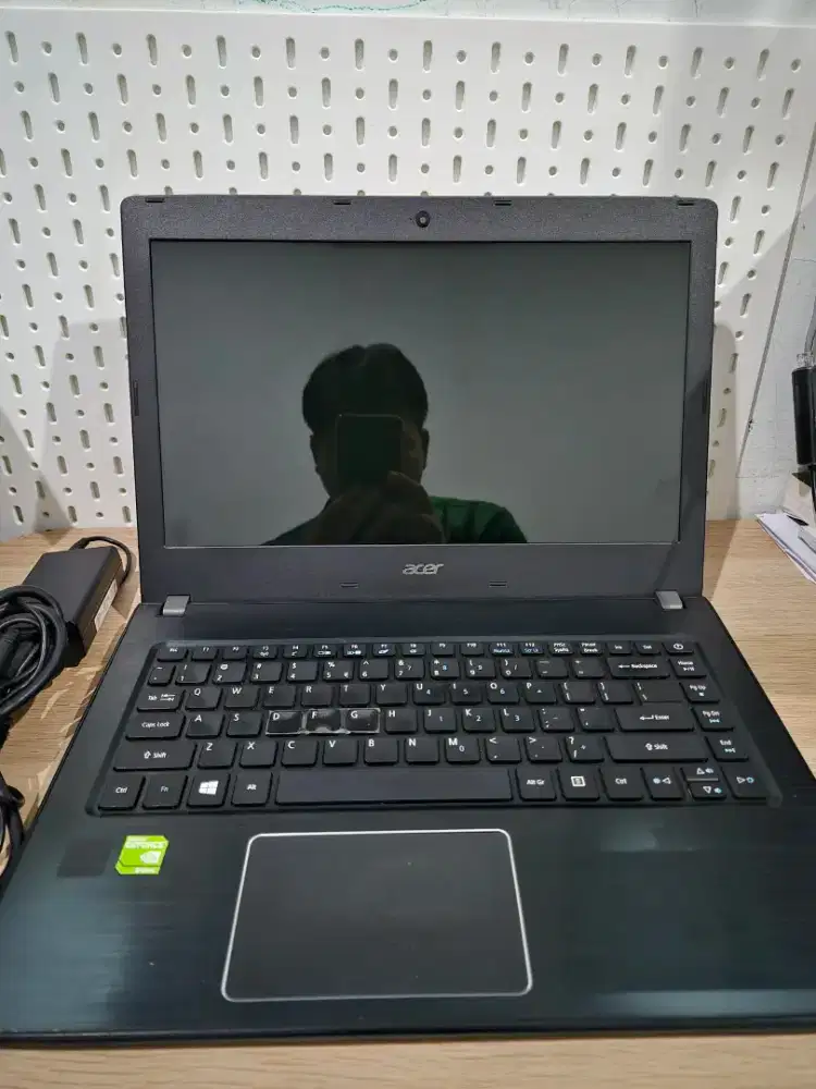 Acer Aspire E5-475, Core i3, Nvidia 940MX.