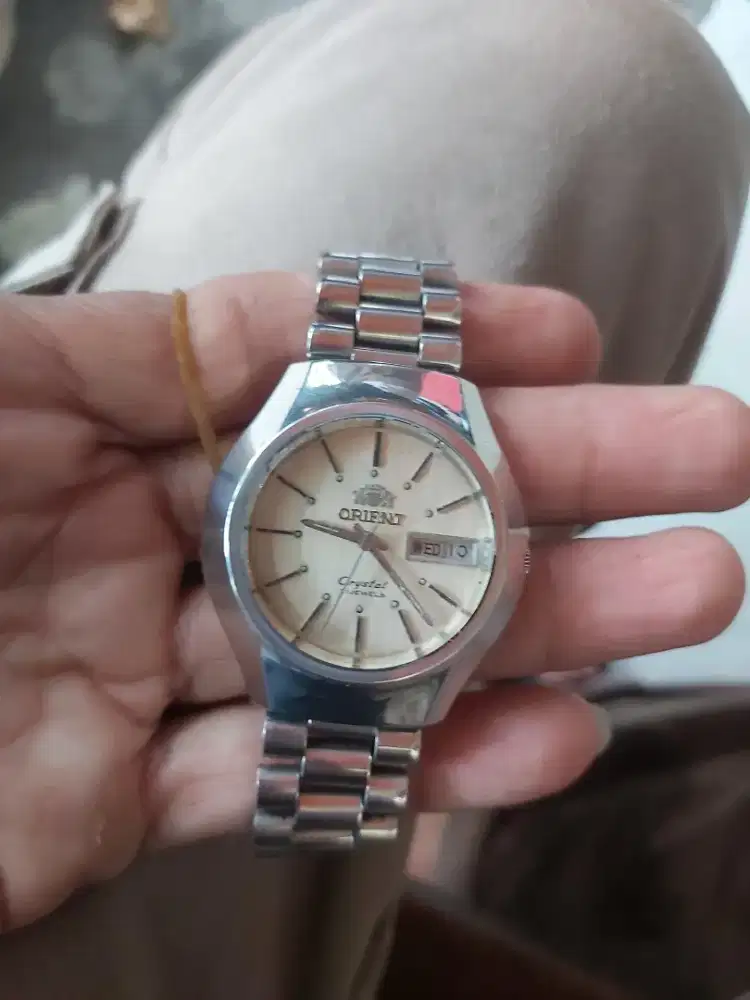 Orient crystal automatic