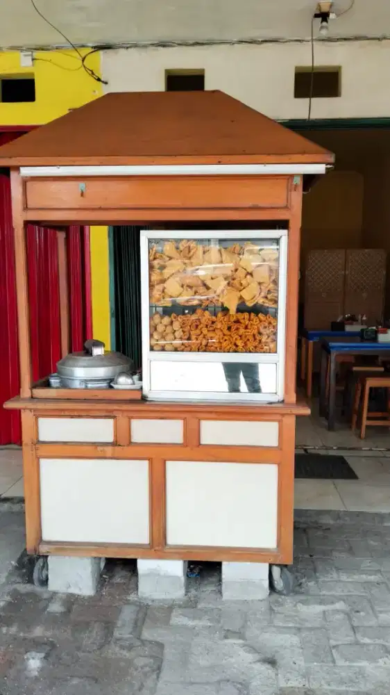 Jual gerobak bakso 4 set meja kursi + etalase