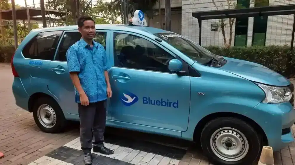 Driver supir sopir taxi bluebird